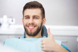 Implanty zębów - ile kosztuje wstawienie zęba?